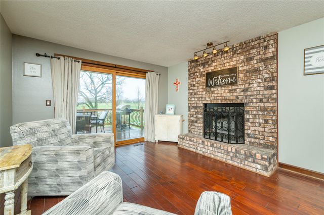 7900 Alpine Drive, Urbandale, IA 50322