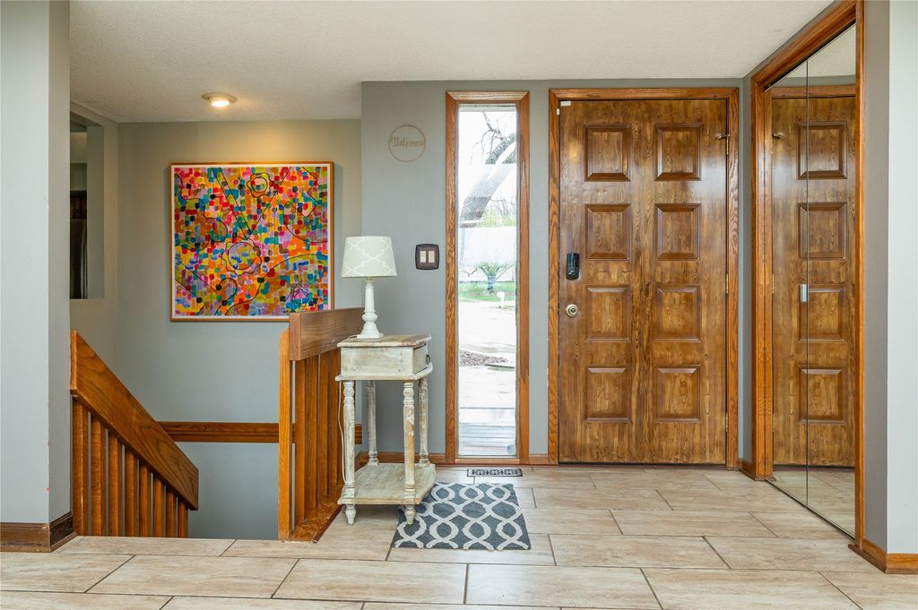 7900 Alpine Drive, Urbandale, IA 50322