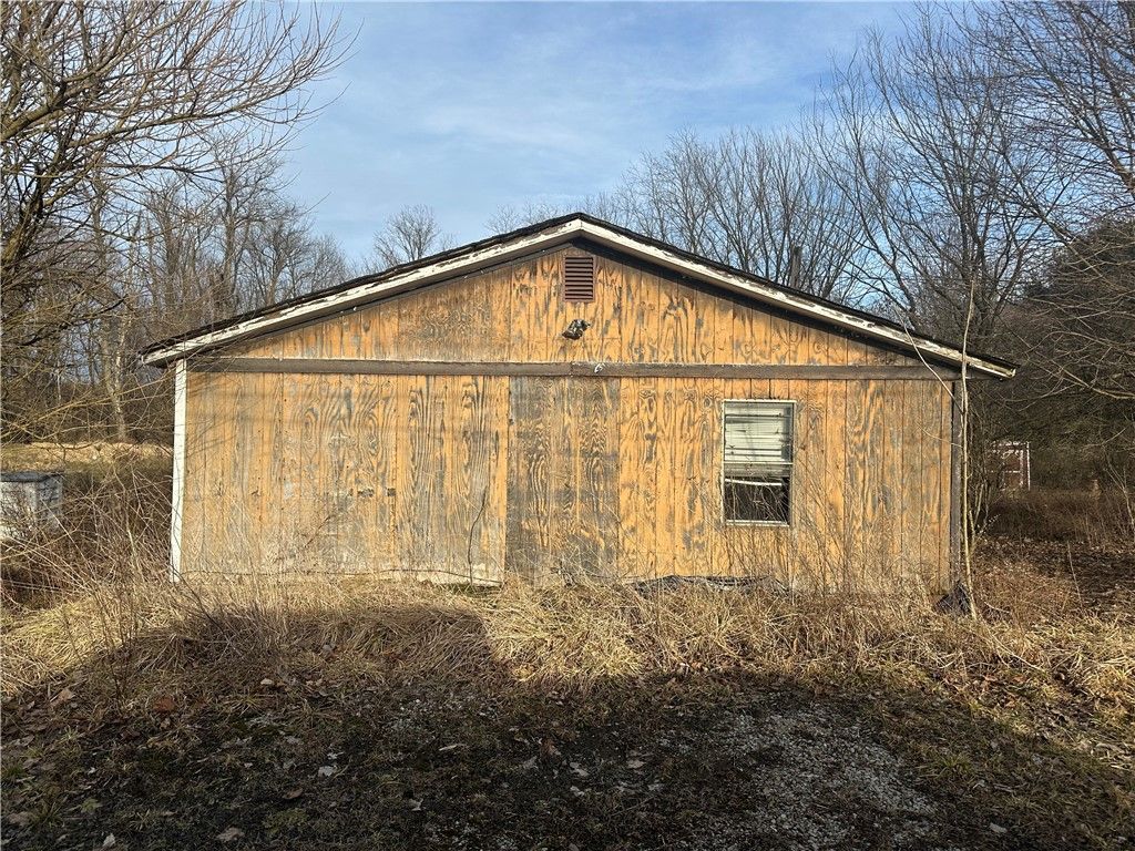 119 6th St, Rayburn Twp, PA 16201