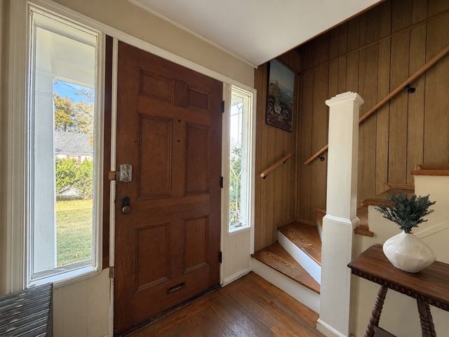 18 Primrose Dr, Seekonk, MA 02771