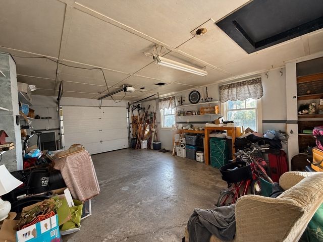 18 Primrose Dr, Seekonk, MA 02771