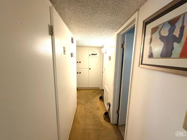 4010 Cork Lane, Bakersfield, CA 93309