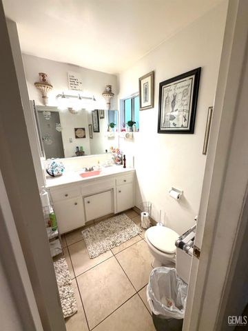 4010 Cork Lane, Bakersfield, CA 93309