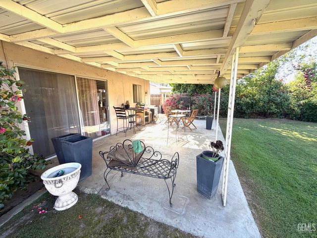 4010 Cork Lane, Bakersfield, CA 93309