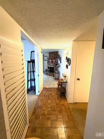 4010 Cork Lane, Bakersfield, CA 93309