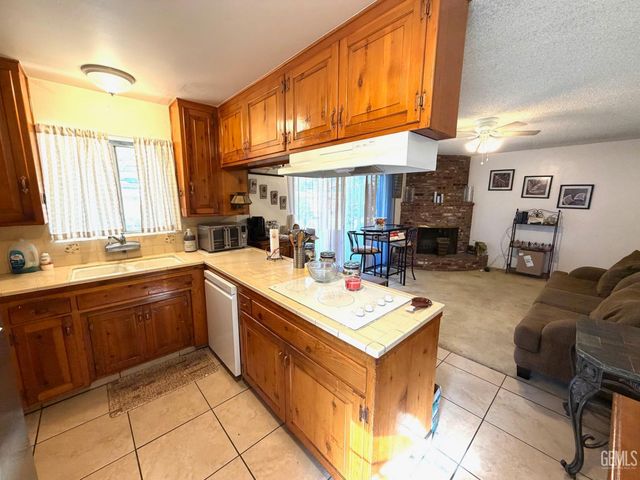 4010 Cork Lane, Bakersfield, CA 93309