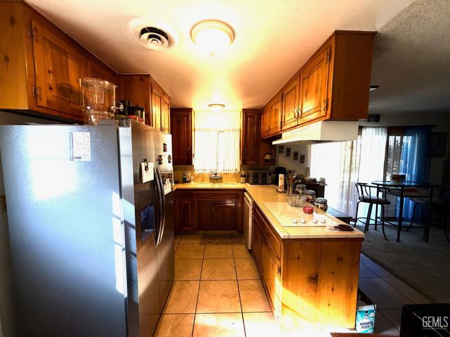 4010 Cork Lane, Bakersfield, CA 93309