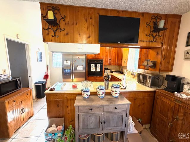 4010 Cork Lane, Bakersfield, CA 93309