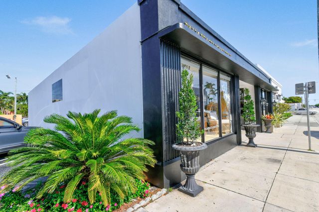 3412 S Dixie Highway, West Palm Beach, FL 33405