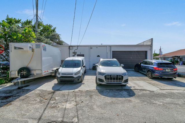 3412 S Dixie Highway, West Palm Beach, FL 33405