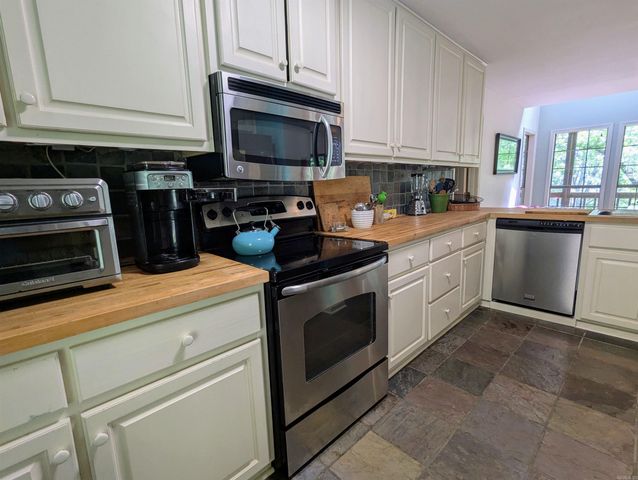 160 Lake Point Drive, Quitman, AR 72131