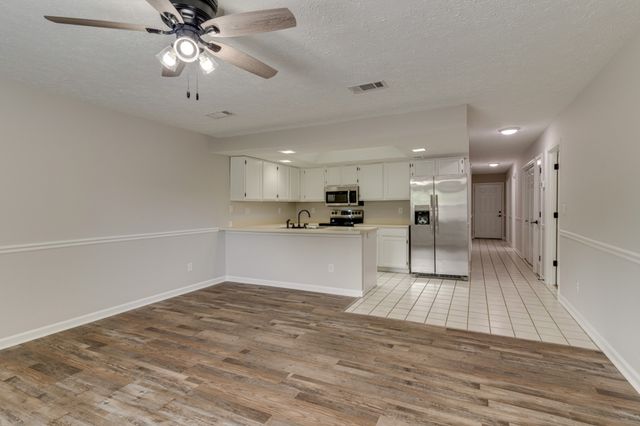 125 Pepper Grove Dr, Springfield, TN 37172