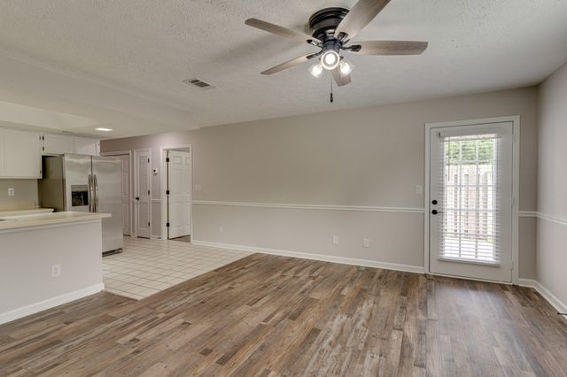 125 Pepper Grove Dr, Springfield, TN 37172