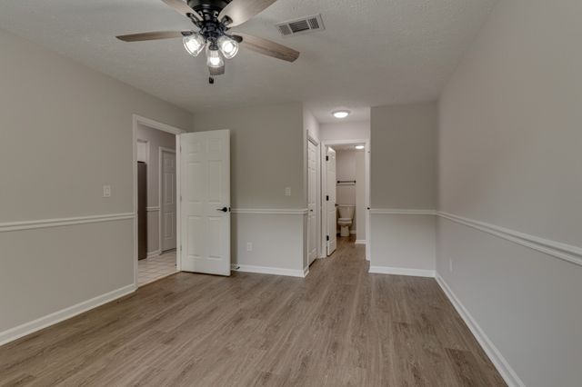 125 Pepper Grove Dr, Springfield, TN 37172