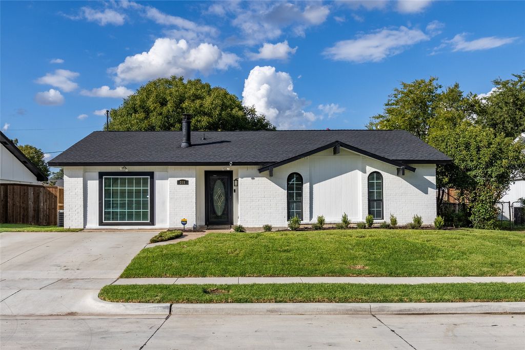 310 Glendale Drive, Grand Prairie, TX 75052 — exterior