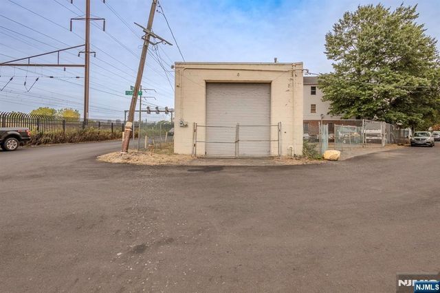 2 Pennsy Place, Newark, NJ 07114
