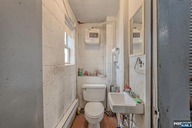 2 Pennsy Place, Newark, NJ 07114