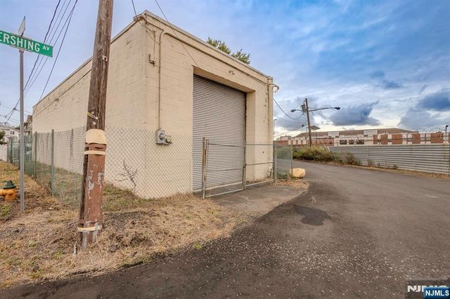 2 Pennsy Place, Newark, NJ 07114
