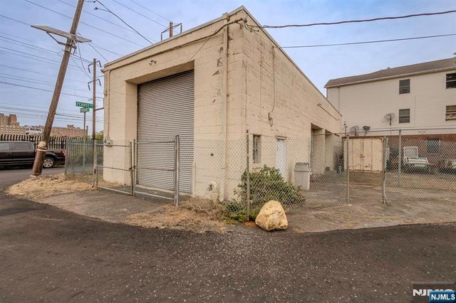 2 Pennsy Place, Newark, NJ 07114