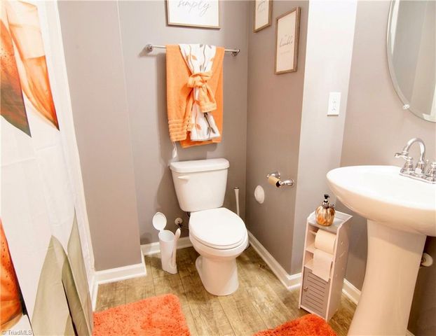 121 Asbury Place, Lexington, NC 27295