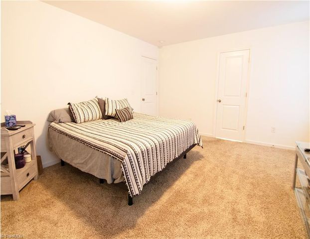 121 Asbury Place, Lexington, NC 27295