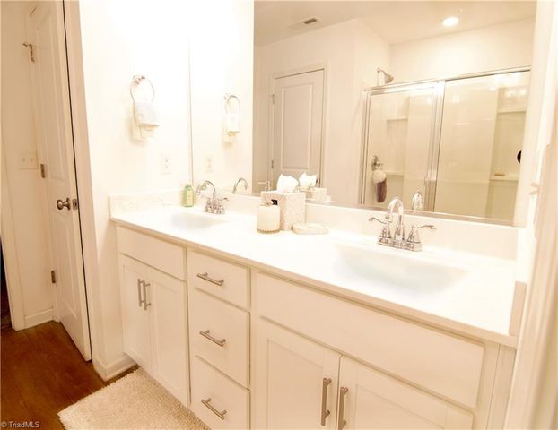 121 Asbury Place, Lexington, NC 27295