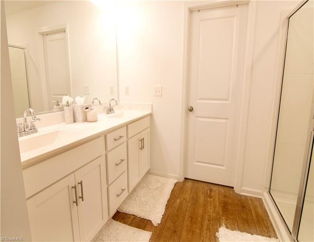 121 Asbury Place, Lexington, NC 27295