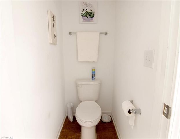 121 Asbury Place, Lexington, NC 27295