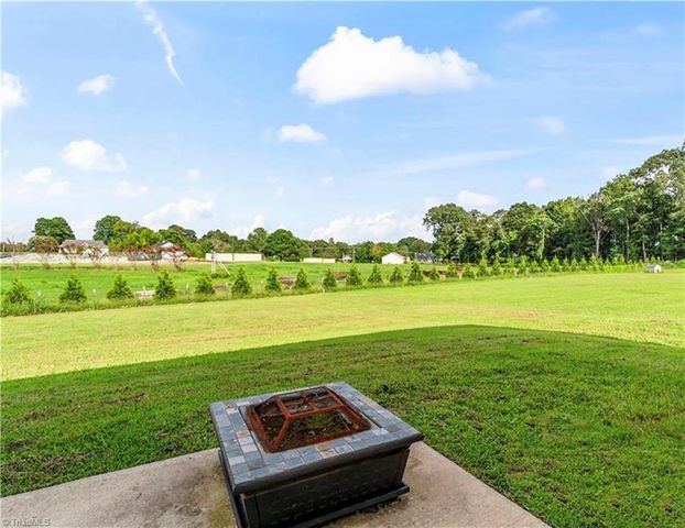 121 Asbury Place, Lexington, NC 27295