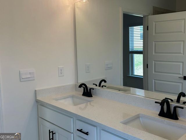 1037 Holliday Pass 22, Griffin, GA 30223