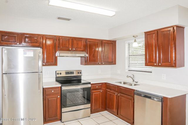 1658 Wainwright Street SE, Palm Bay, FL 32909