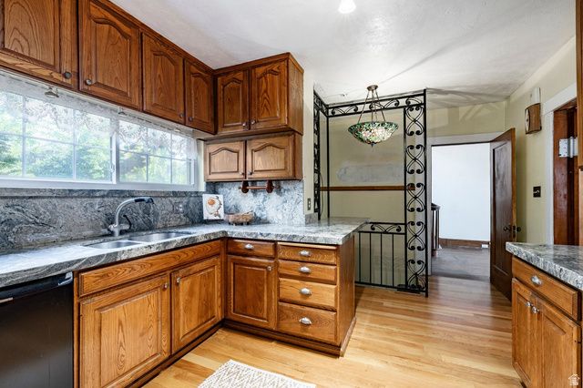 1480 E YALE AVE, Salt Lake City, UT 84105
