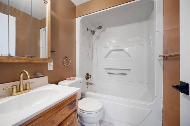 4704 Woodhill DRIVE, Munhall, PA 15120