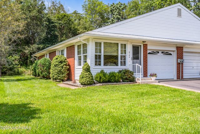 614 Willow Lane A, Whiting, NJ 08759