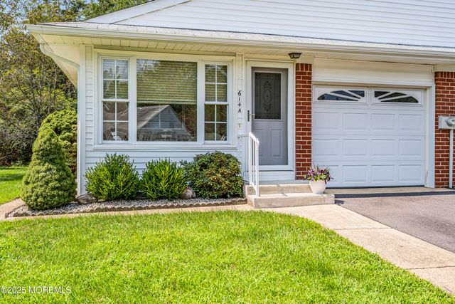 614 Willow Lane A, Whiting, NJ 08759