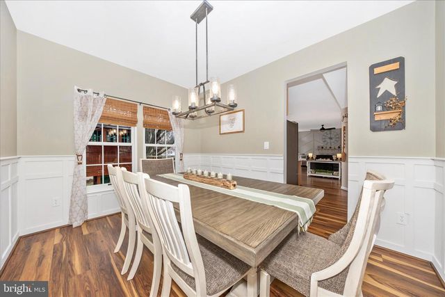 2033 BURNSIDE DR, Frederick, MD 21702