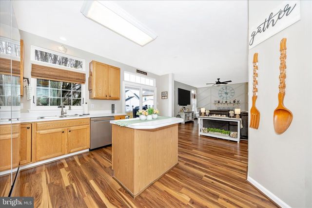 2033 BURNSIDE DR, Frederick, MD 21702