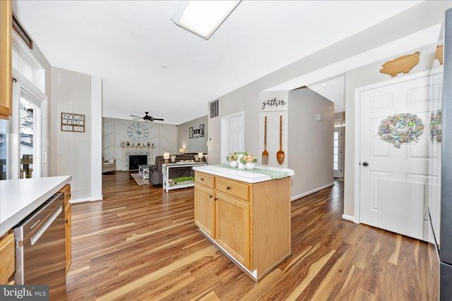 2033 BURNSIDE DR, Frederick, MD 21702