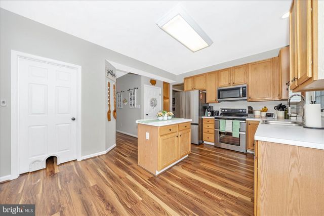 2033 BURNSIDE DR, Frederick, MD 21702