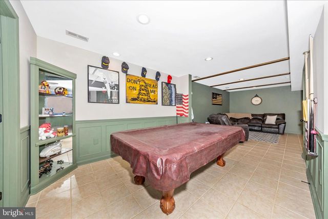 2033 BURNSIDE DR, Frederick, MD 21702