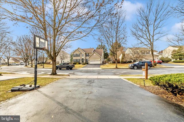 2033 BURNSIDE DR, Frederick, MD 21702