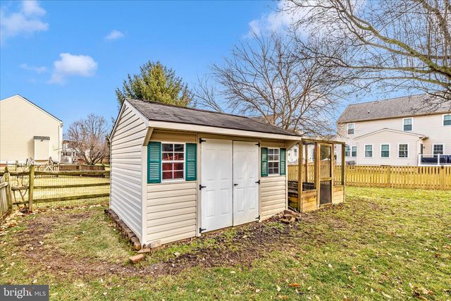 2033 BURNSIDE DR, Frederick, MD 21702