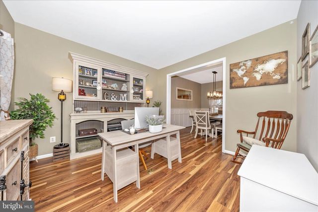 2033 BURNSIDE DR, Frederick, MD 21702