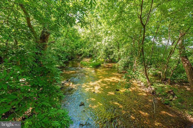 2033 BURNSIDE DR, Frederick, MD 21702