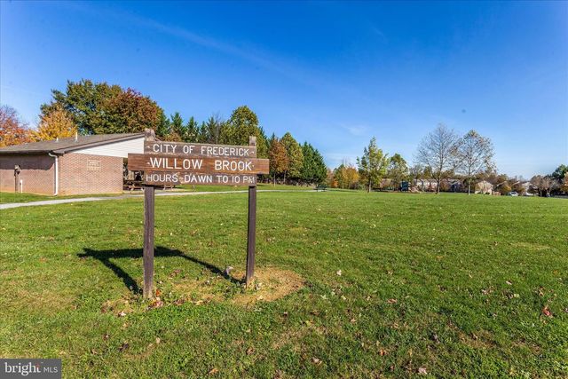 2033 BURNSIDE DR, Frederick, MD 21702