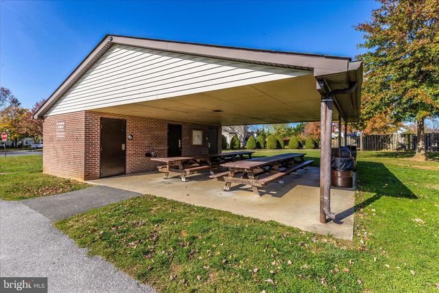 2033 BURNSIDE DR, Frederick, MD 21702