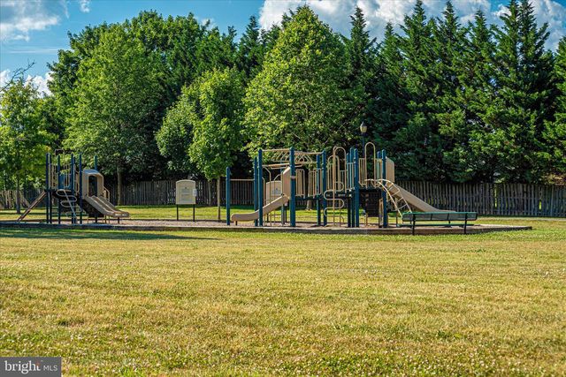 2033 BURNSIDE DR, Frederick, MD 21702