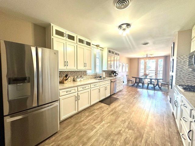 1408 Borger, Plainview, TX 79072