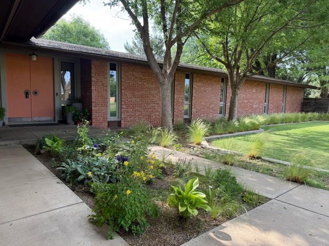 1408 Borger, Plainview, TX 79072