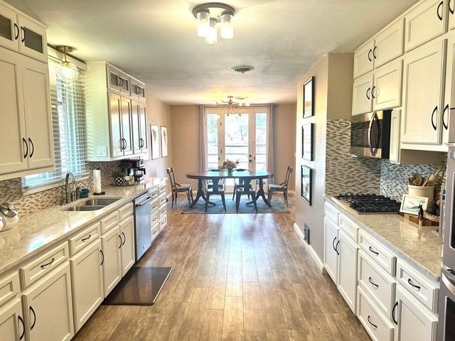 1408 Borger, Plainview, TX 79072